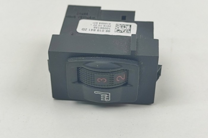 Comutator &icirc;ncălzire scaun TOYOTA PROACE Furgon MDZ_ 2017 OEM: 98019841ZD 30667897