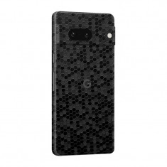 Set Doua Folii Skin Acoperire 360 Compatibile cu Google Pixel 7 Wrap Skin 3D Texture HoneyComb Black