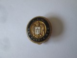 Rara! Insigna regalista Asociatia Avocatilor si Magistratilor(nr.373) frumoasa