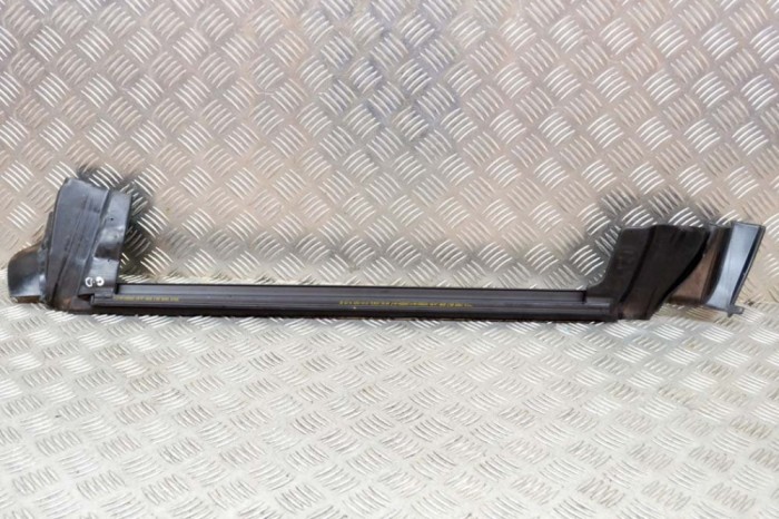Chedar geam ușă dreapta spate TESLA MODEL 3 2019 OEM: 1090504-00-F 13772718