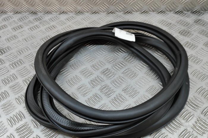Garnitura ușă dreapta față AUDI A3 Limousine 8YS 2024 OEM: 8Y0831721B | 30618330