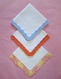 Lot de 3 batiste Vintage cu margine crosetata manual si broderie