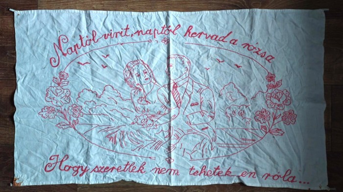 ** Peretar vechi cusut de mana pe panza, cu text in limba maghiara, Transilvania