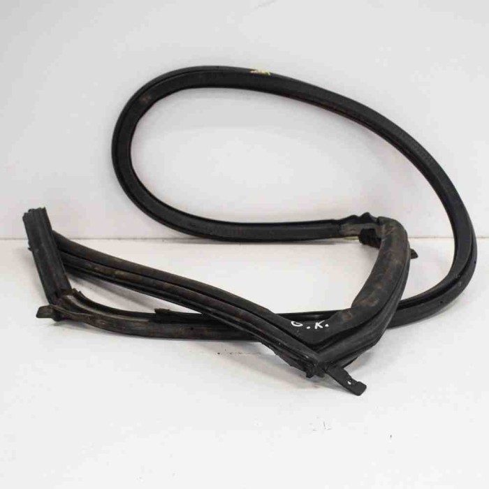 Garnitura ușă st&acirc;nga spate TESLA MODEL S 2015 OEM: TMSP-T03L1