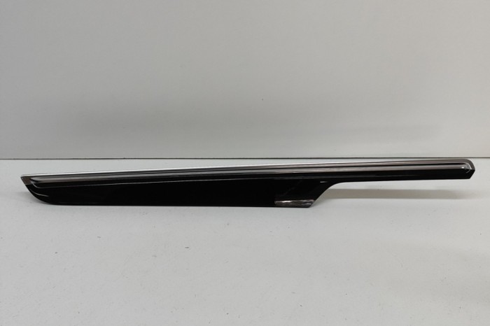 Ornament panou ușă st&acirc;nga spate PORSCHE MACAN 95B 2014 OEM: 95B867061D,95B.867.061.D 26834361