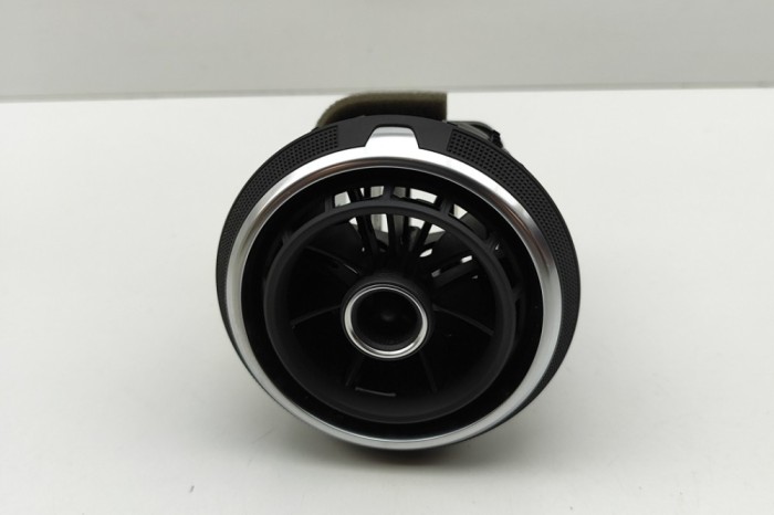 Gura de ventilație planșa de bord AUDI A3 Sportback 8VA, 8VF 2016 OEM: 8V0820901,S098003100 30828222
