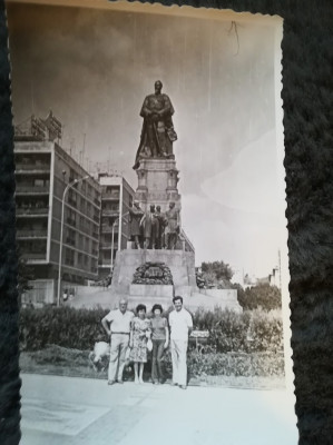 1977 Foto Iasi Piata Unirii Statuia lui Cuza adnotata verso foto