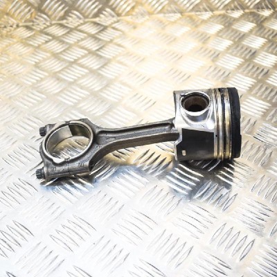 Piston VOLVO V70 III BW 2011 OEM: 863150531339777 4024986 foto