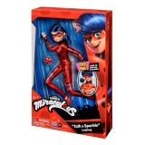 Păpușă Articulată Giochi Preziosi, Ladybug Talk &amp; Sparkle, 27 cm, Sunete și Lumini, Roșu Negru