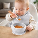 Cumpara ieftin Set din silicon cu bol bavetica si lingurita pentru bebe - Gri deschis