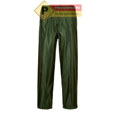 Pantalon verde impermeabil pentru protectie foto