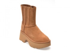 Ghete UGG maro, CLASSIC NOVELTY, din piele intoarsa