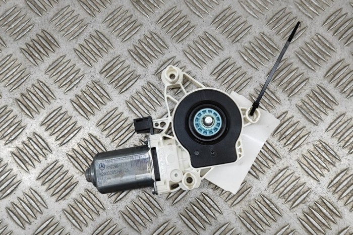 Motor macara geam ușă dreapta spate MERCEDES-BENZ CLA Coupe C118 2023 OEM: A0009061607 24240242