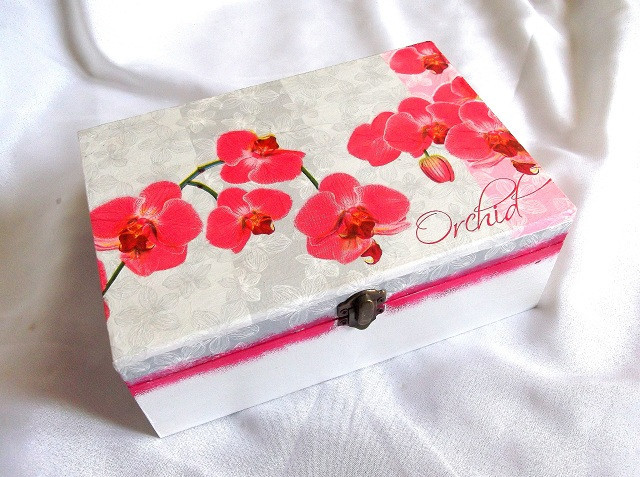 Orhidee rosii, cutie de lemn cu model floral 32517