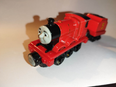 bnk jc Thomas si prietenii - locomotiva James - Mattel 2013 foto