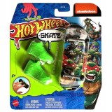 Set mini placa skateboard cu pantofi, Hot Wheels, HNG38