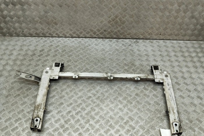Suport bara de protecție BMW X1 F48 2016 OEM: 7301604,7301603,7301605 | 32029541