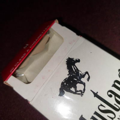 Reclama veche,PACHET vechi TIGARI&amp;quot;MUSTANG&amp;quot;cartonat-gol-American blend tabacos foto