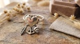 Cumpara ieftin Inel din argint 925 cu inima si talismane mobile - Model Vintage Charm Ring