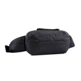 Borseta Thule Aion Sling 2L neagra, rezistenta la apa, din poliester reciclat
