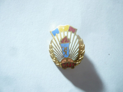 Insigna UCFS Uniunea pentru Cultura Fizica si Sport 1960 , h=2cm ,metal si email foto