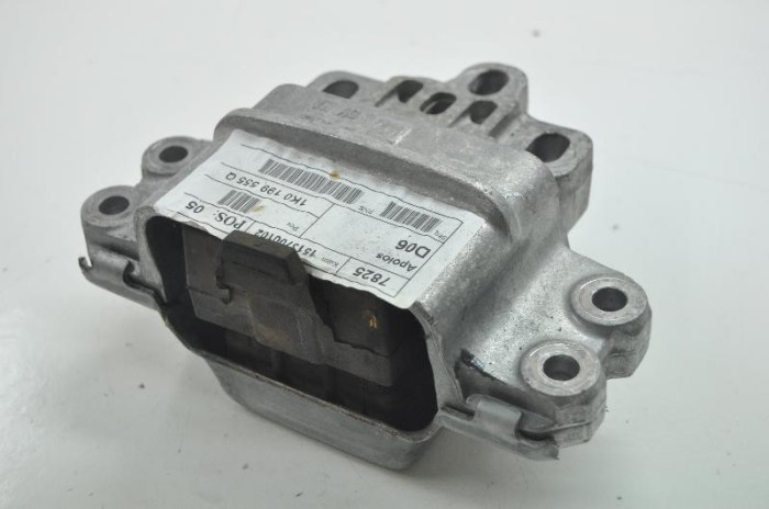 Suport motor st&acirc;nga VW SHARAN 7N1, 7N2 2015 OEM: 1K0199555AG | 2490079