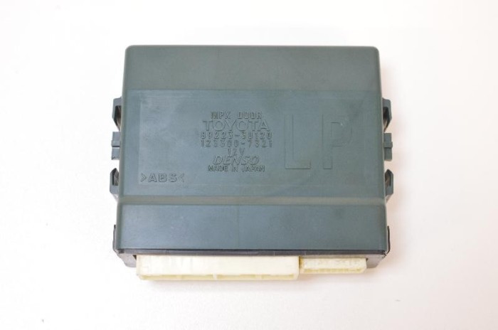 Modul de control ușă st&acirc;nga față LEXUS GS _L1_ 2012 OEM: 89223-30120,123300-7321 | 2287866