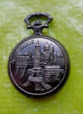 G412-Ceas buzunar barbat quartz Paris functional Turn Eifel etc, metal, foarte elegant fata in relief spate gravat. Diametrul 5 cm.