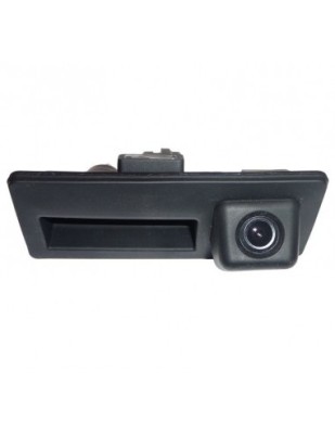 Camera marsarier Volkswagen pe manerul de portbagaj foto