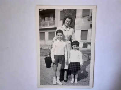 Fotografie dimensiune 6/9 cm cu mamă cu 2 copii foto