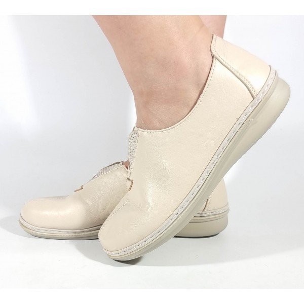 Pantofi crem foarte usori si comozi - model 52719