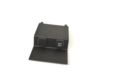 Port USB/AUX-In MAZDA 6 Sedan GJ, GL 2014 OEM: GHP9644A1 | 13854145 foto