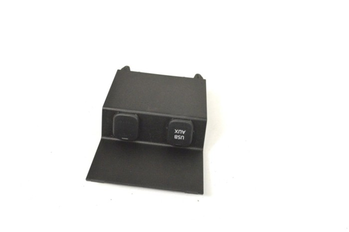 Port USB/AUX-In MAZDA 6 Sedan GJ, GL 2014 OEM: GHP9644A1 | 13854145