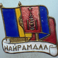 I.101 MONGOLIA ROMANIA INSIGNA PRIETENIA ROMANO MONGOLA NAIRAMDAL 23/20mm email