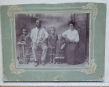 Fotografie familie Ribițchi &ndash; Basarabia cca. 1915 &ndash; Nichita, Anisia și copiii