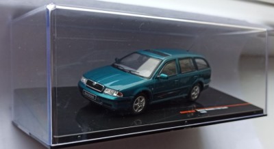 Macheta Skoda Octavia 1 Combi/Break (1U) 1998 verde - IXO Premium 1/43 foto