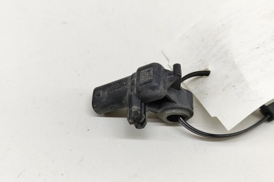Senzor de impact dreapta față TESLA MODEL Y 2022 OEM: 1473444-00-A 29037619 foto