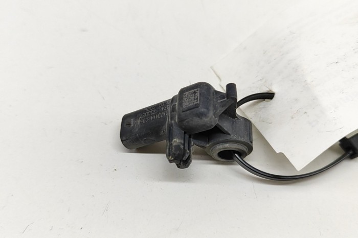 Senzor de impact dreapta față TESLA MODEL Y 2022 OEM: 1473444-00-A 29037619
