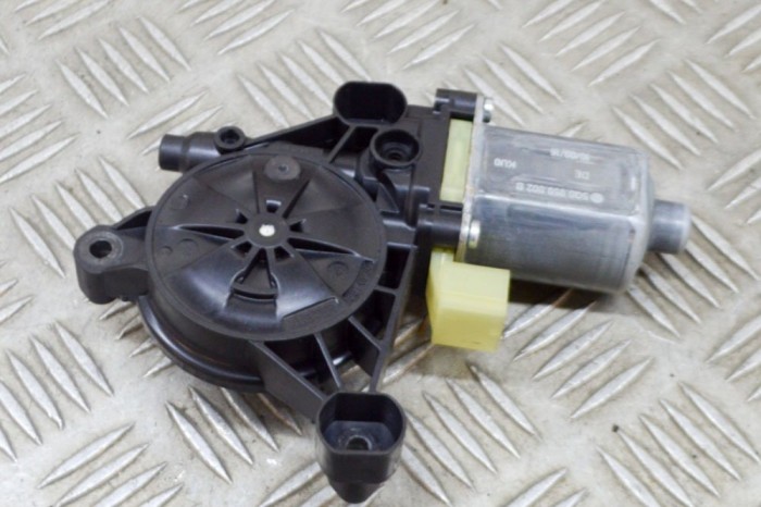Motor macara geam ușă st&acirc;nga față AUDI A3 8V1, 8VK 2017 OEM: 5Q0959802B,E850202100,0130822716 15223460