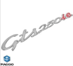 Sigla scris &bdquo;GTS 250 ie&rdquo; laterala originala Vespa GTS 250 ie ABS Euro 3 (05-16) - Vespa GTS 250 ie Super (08) 4T LC 250cc - montaj lateral