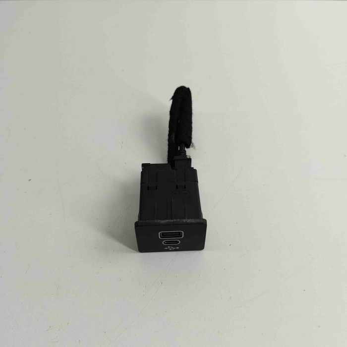 USB FORD PUMA J2K, CF7 2024 OEM: NX7T-14F014-AD | 29373088