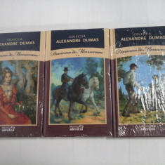 DOAMNA DE MONSOREAU - ALEXANDRE DUMAS - 3 volume - (noi,sigilate)