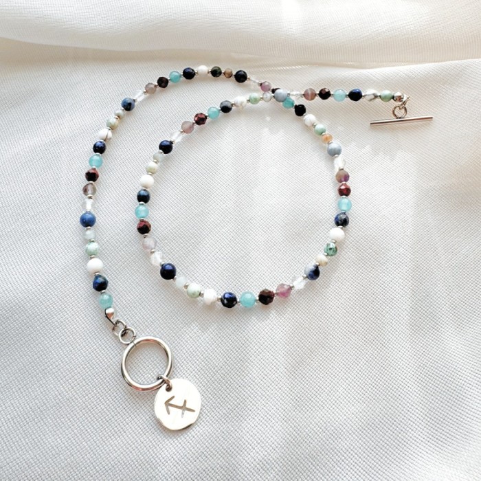 Colier la baza gatului argintiu cu cristale - zodia Sagetator