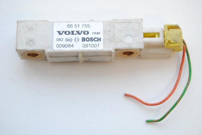 Senzor de impact st&acirc;nga spate VOLVO XC90 I 2004 OEM: 8651755009084 1745661