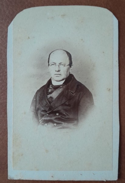 Fotografie tip CDV, barbat, sfarsit de secol XIX