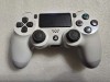 Controller Sony DualShock 4 V2 pentru Playstation 4 (PS4), alb - poze reale