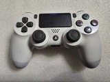 Controller Sony DualShock 4 V2 pentru Playstation 4 (PS4), alb - poze reale