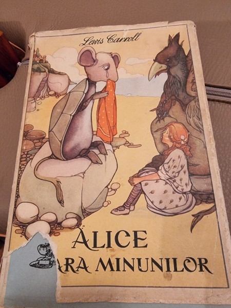 ALICE IN TARA MINUNILOR , LEWIS CARROLL