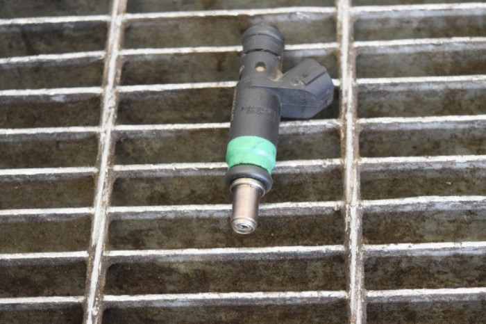 Injector de combustibil AUDI A6 4B2, C5 2004 OEM: 06C133551 11206804