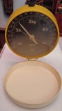 CY - Cantar de perete, brand &quot;SOLIDUS&quot;, mai vechi (comunism) functional / pentru maximum 3 kg / fabricat Republica Democrata Germana RDG